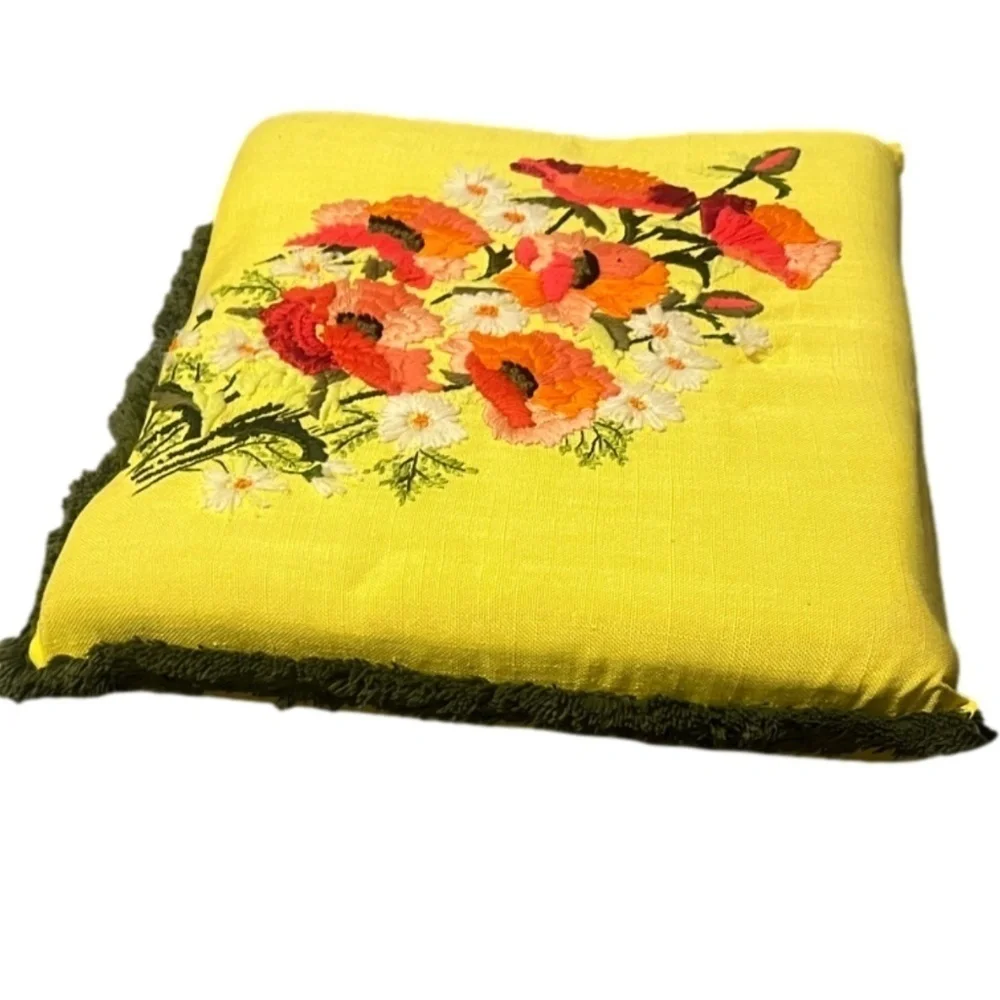 Retro Vintage Crewel Pillow‎  Daisy Flowers Daisies Yellow Fringe Trim